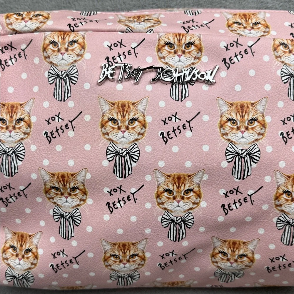 Betsey Johnson XOX Pink Kittens Striped Bowties Make-Up Cosmetics Toiletries Bag